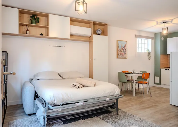 Le Pastel - - Proche Commerces - Cosy - Familial * Ομπερναί